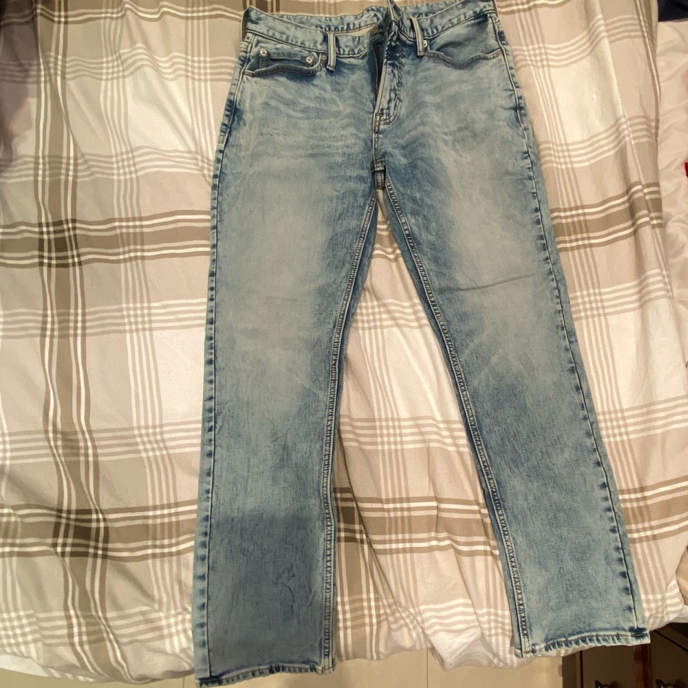 Old Navy Jeans. Never worn: Size 32x30 slim